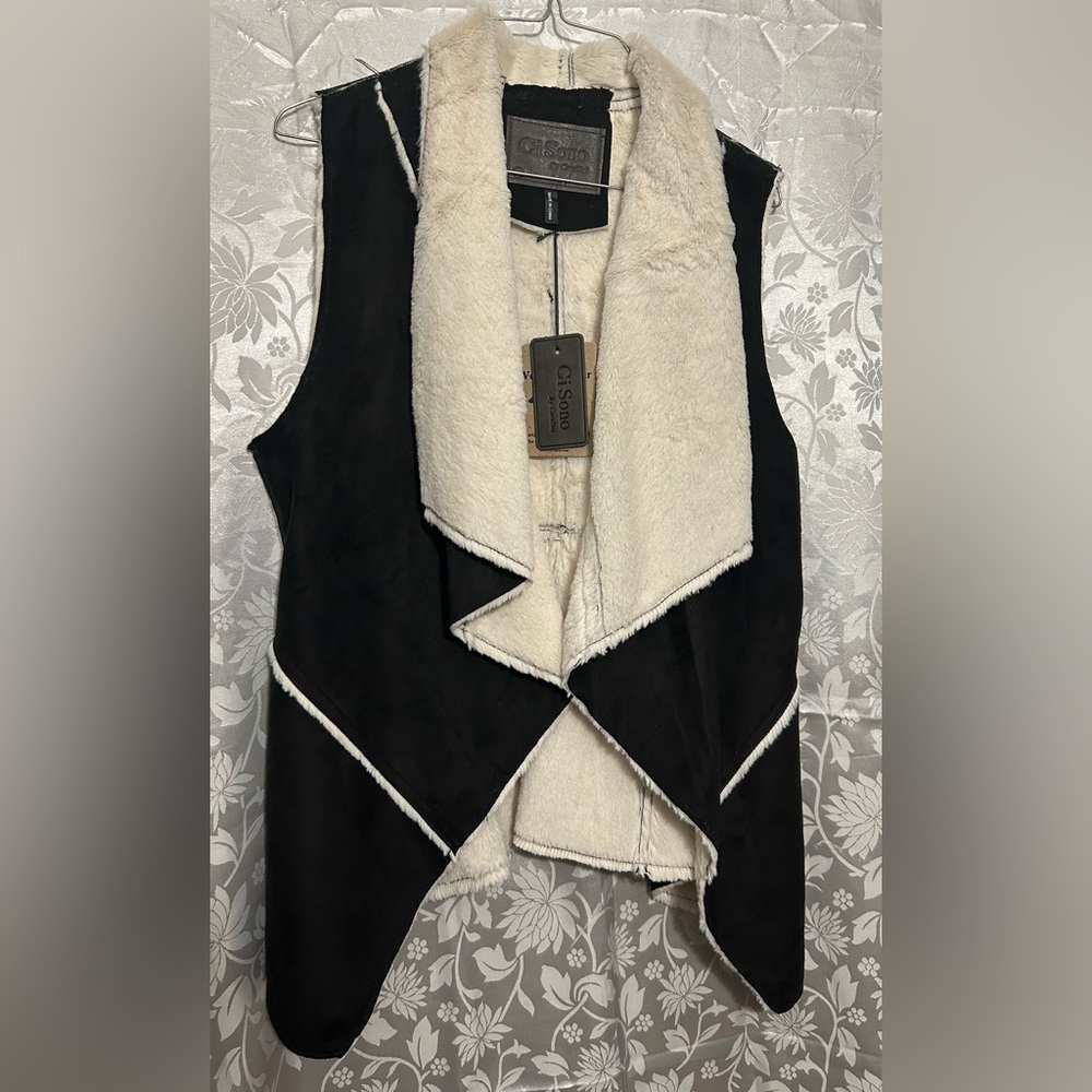 Ci Sono Black Faux Shearling Vest with Cream Lining Size L.
